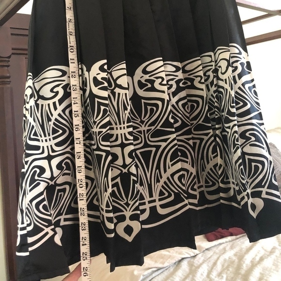 💎💎 Marianne Patterned flared skirt in size 16W - Picture 2 of 3
